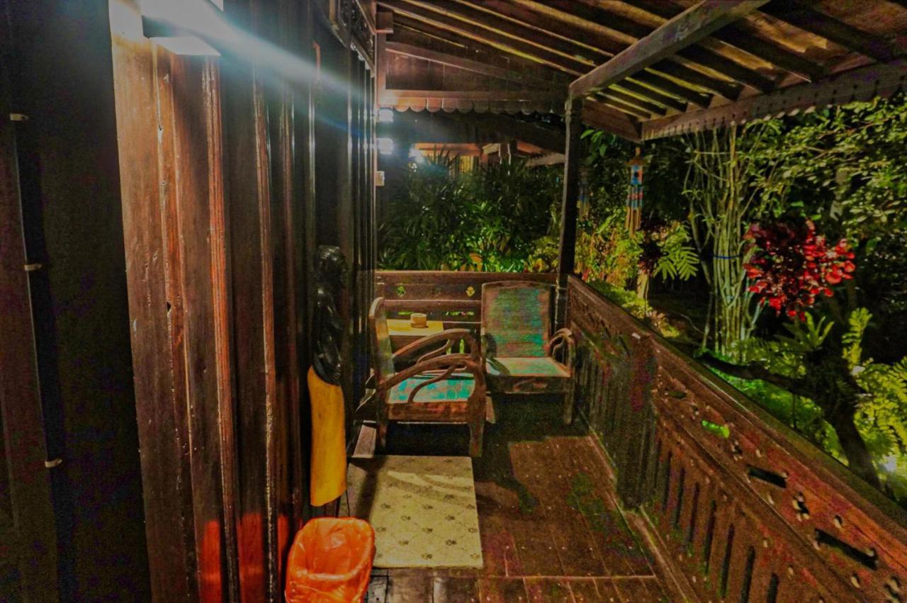 The Wisma Pulau Merah Pasanggaran Buitenkant foto