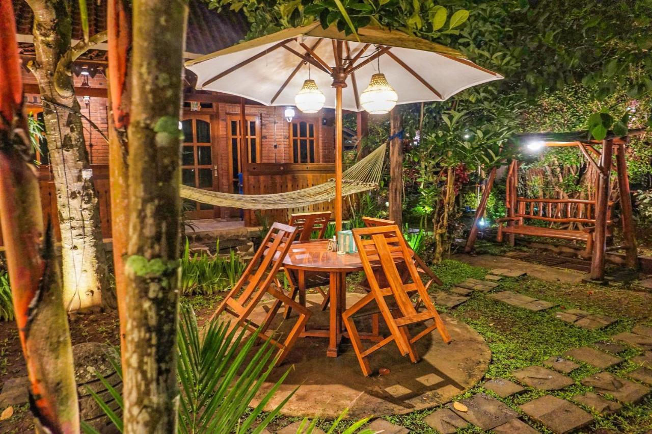 The Wisma Pulau Merah Pasanggaran Buitenkant foto